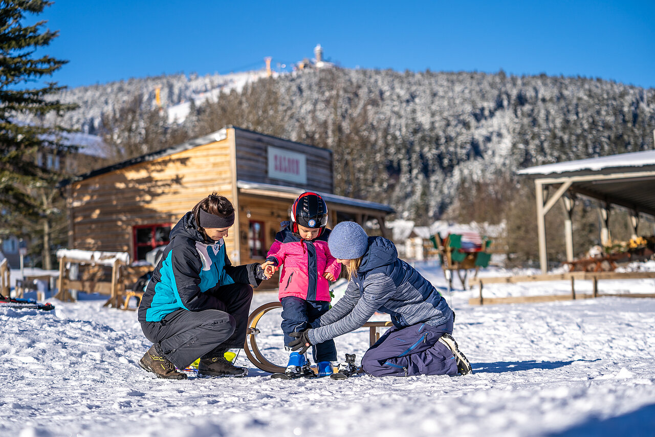 Mitarbeiter im Skikindergarten
